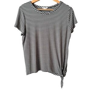 Soft! Green and White Asymmetrical Tie Front T-Shirt. Like New!